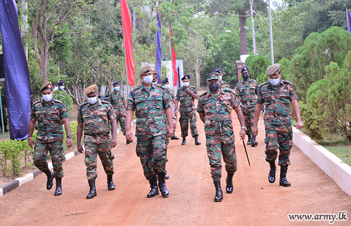 கிளிநொச்சி முன்னரங்கு பராமரிப்பு பிரதேச புதிய தளபதி தனது கட்டுப்பாட்டு அலகுகளுக்கு விஜயம்.