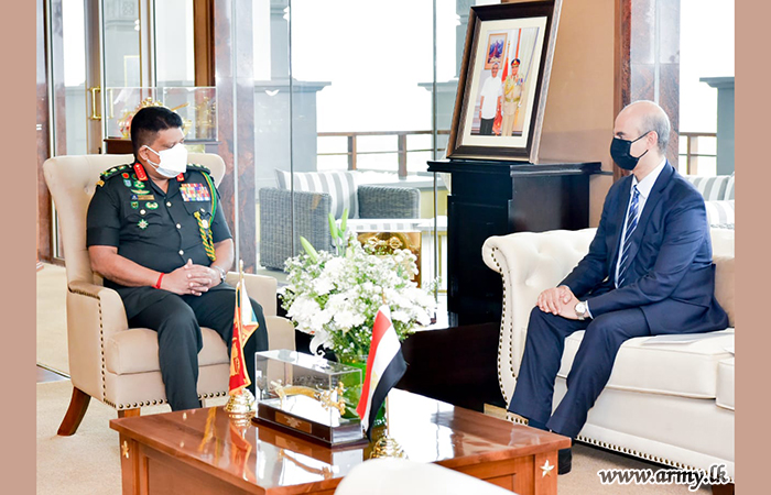 Egyptian Ambassador Exchanges Views with CDS & Army Commander