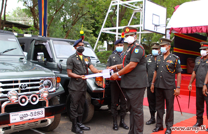 கிழக்கு படையினரால் பழுதுபார்க்கப்பட்ட வாகனங்கள் இராணுவ தினத்தன்று பகிர்ந்தளிப்பு