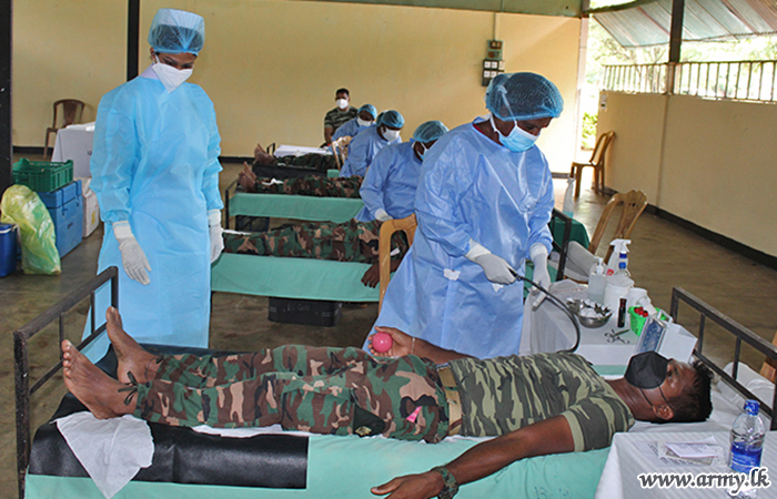 More than 100 Army Troops Donate Blood to Vavuniya Hospital