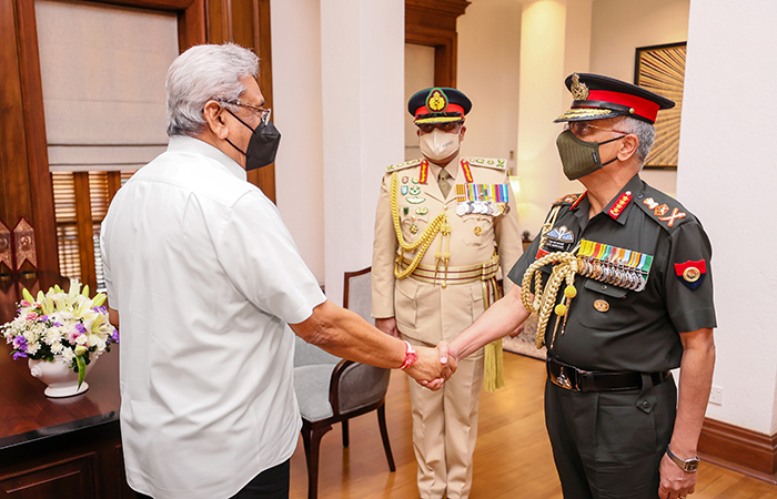 අතිගරු ජනාධිපති හමුවූ ඉන්දියානු යුද්ධ හමුදා ප්‍රධානි ඉදිරියේදී හමුදා නිලධාරීන් 50 දෙනෙකුට  විශේෂයෙන් සකස් කළ පුහුණු පාඨමාලාවක් ලබාදීමට පියවර ගන්නා බවට සහතික වෙයි