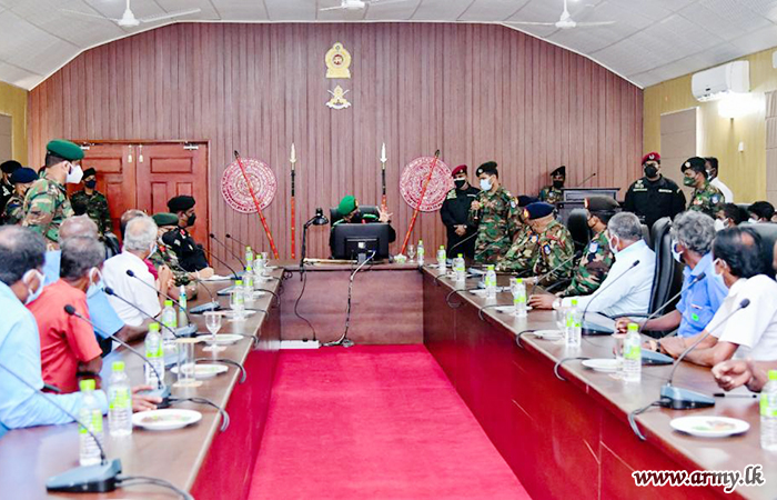 Commander Assures Army Cooperation to Farming Communities in Kilinochchi & Mullaittivu