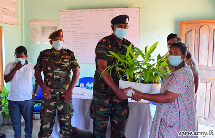 231 Brigade Troops Distribute Turmeric Plants among Needy Families