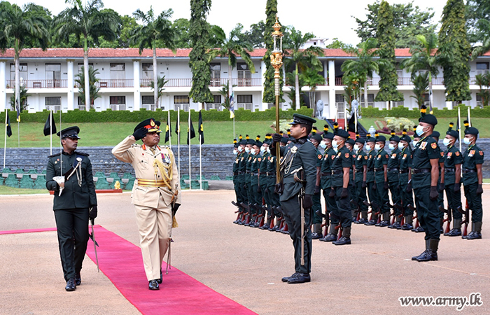 Newly-promoted SLSR Senior Officer Saluted at His Regimental HQ in Ambepussa