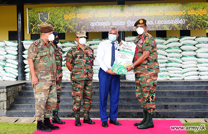 Large Carbonic Fertilizer Stock, Processed by SFHQ-East Handed over to 'Lak Pohora' Authorities 