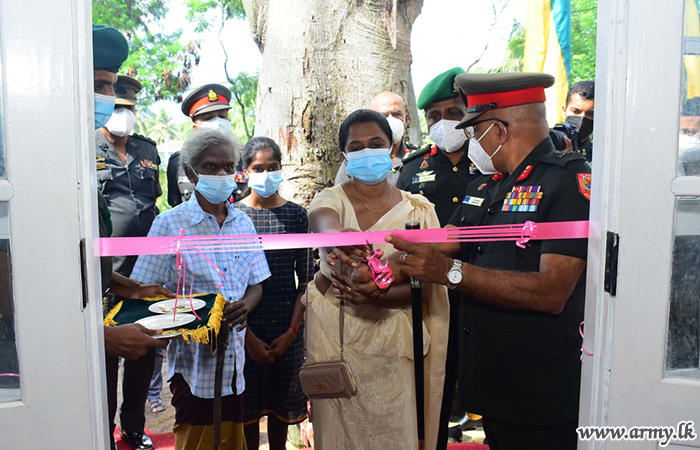 மத்திய படைகளினால் வறிய குடும்பத்திற்கு வீடு வழங்கி வைப்பு