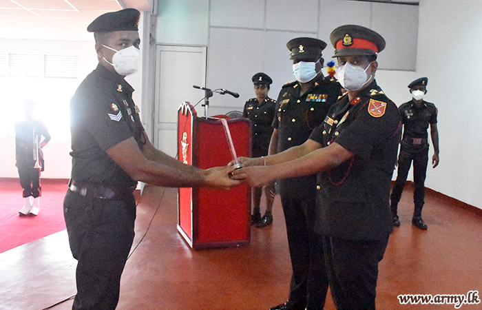 Ordnance Corps Course Attendees Receive Certificates