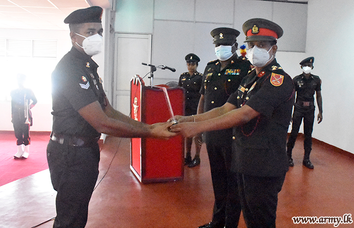 Ordnance Corps Course Attendees Receive Certificates