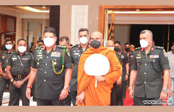 Kuragala Temple’s ‘Katina Cheevaraya’ Brought to Army Headquarters for Veneration  