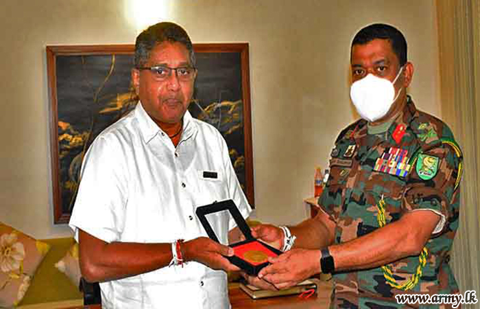 Governor for Northern Province Calls at SFHQ - W