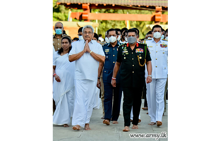 Gigantic ‘Sanda Hiru Seya’ Offered to Maha Sangha Immortalizing Memories of ‘Ranaviru’ Sacrifices