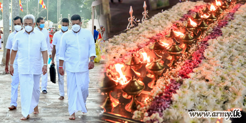 ‘Gilanpasa’ & ‘Aashirvada Pooja’ Invokes Blessings on Presidency at Ruwanweli Maha Seya