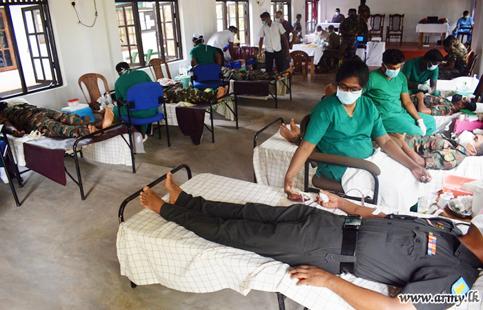 More than 95 Soldiers Donate Blood to Batticaloa Hospital