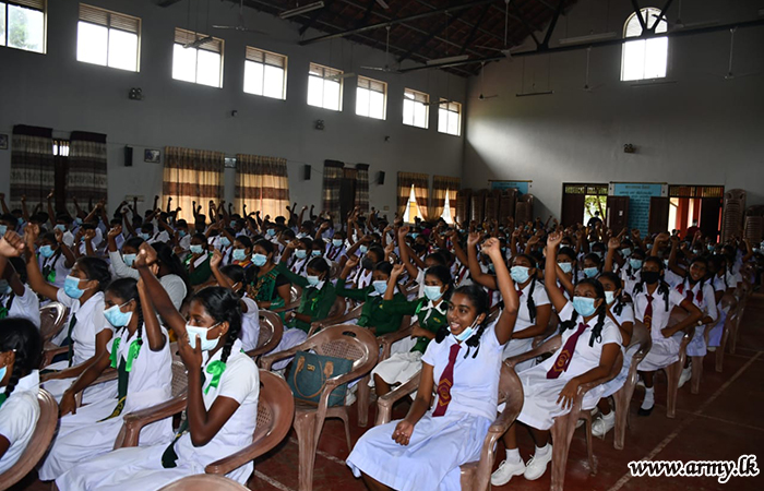 233 Brigade Initiates Personal Development Trg among Vakarai Students