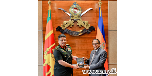 ‘The Conflict that Eluded Peace’ of General Shantha Kottegoda (Rtd) Presented to Army Chief