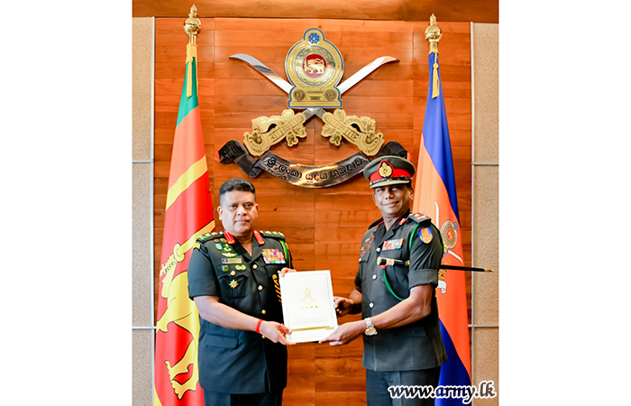 Major General Priyanka Fernando Receives Best Wishes of the Army Chief before Retirement