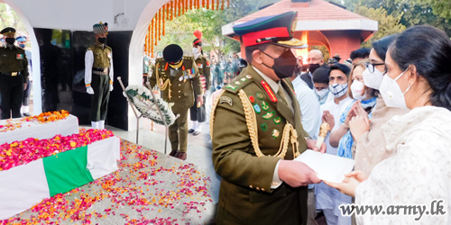 Sri Lanka's CDS Condoles with Late General Bipin Rawat's Family Members during Cremation 