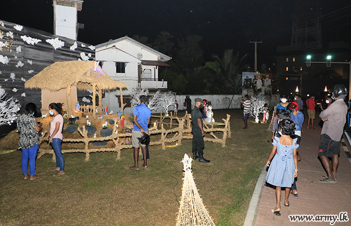 Army Illuminations & Decorations Turn Crowd - Puller