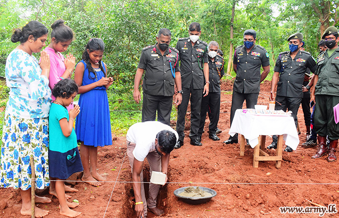 Nikapitiya Villager to Receive Army-built New House