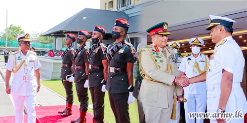 Bangladesh’s Chief of Naval Staff Extends Courtesies to General Shavendra Silva