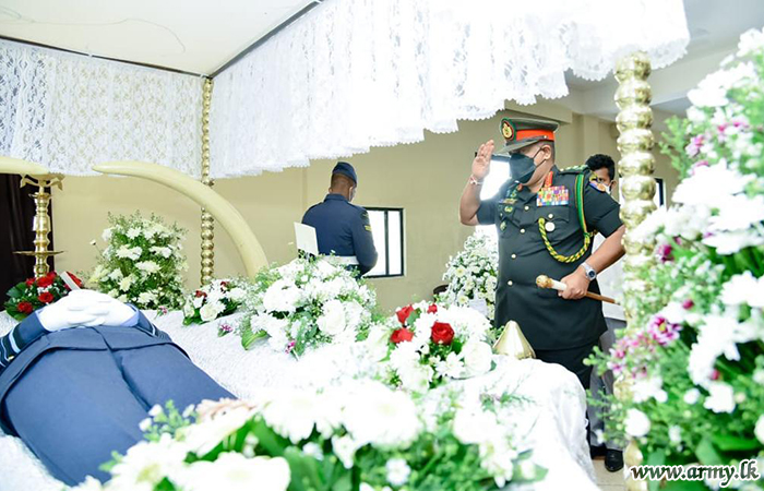 Chief of Defence Staff Salutes Remains of 1st Air Force Commander