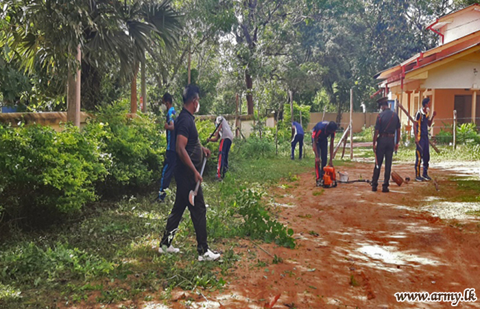 651 & 652 Brigade Troops Clean Hindu Temples