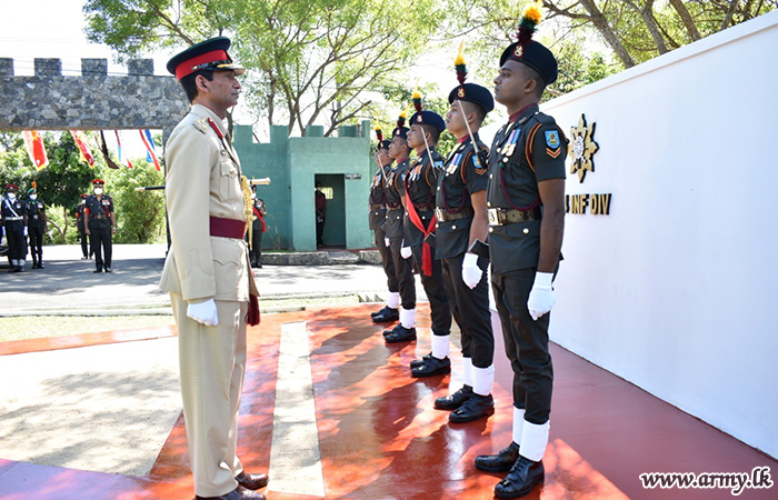 24 Division's New GOC Assumes Office 