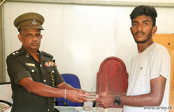 Lost Wallet Returned to Owner in Jaffna
