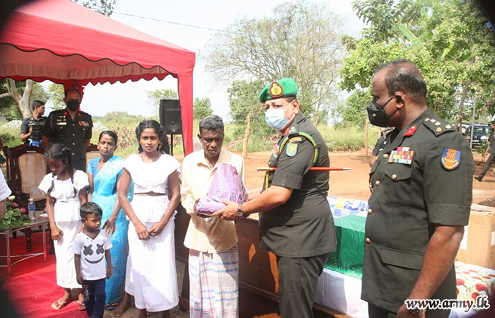 இராணுவத்தினர் ஒருங்கிணைப்பில் கல்கடவல குடும்பத்தினருக்கு வீடு வழங்கி வைப்பு  