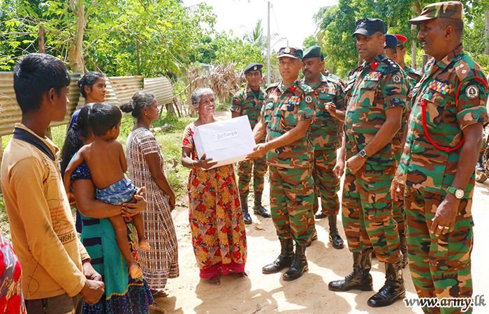 1 Corps Troops Help the Poor on ‘Vesak’ Day