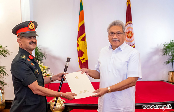 New Commander Accepts Letter of Appointment