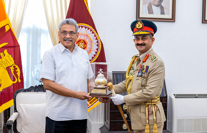 New Commander Meets HE the President