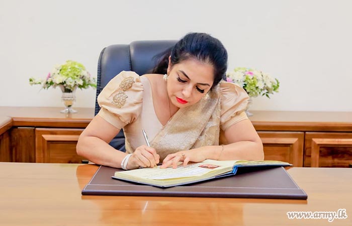 යුද්ධ හමුදා සේවා වනිතා ඒකකයේ නව සභාපතිනිය රාජකාරි අරඹයි