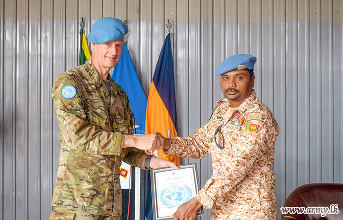 MINUSMA Force Commander Visits Sri Lankan Camp in Mali