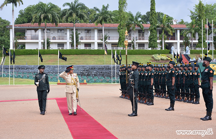 Own Regiment Bids Farewell to Retiring Major General Kithsiri Liyanage