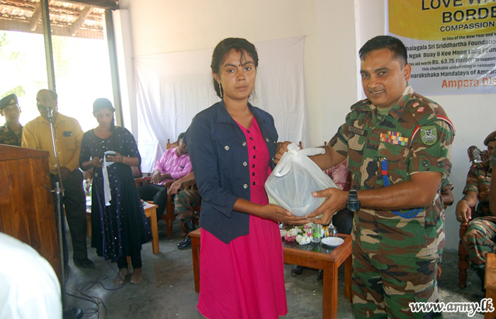 படையினருக்கு கிடைக்கப்பெற்ற நன்கொடைகளை கொண்டு உலர் உணவு பொதிகள் விநியோகம்