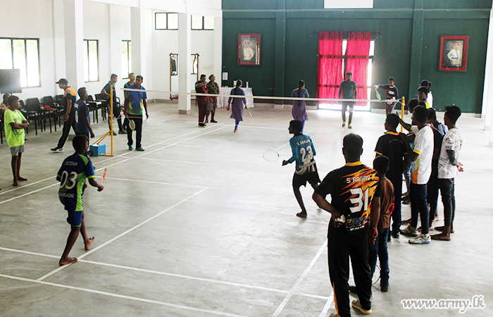 55 Div Troops Train Students & Youths in Jaffna for Badminton