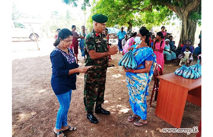 கனகராயன்குளம் பொதுமக்களுக்கு பெருமளவான  உலர் உணவுப் பொருட்கள் பகிர்ந்தளிப்பு