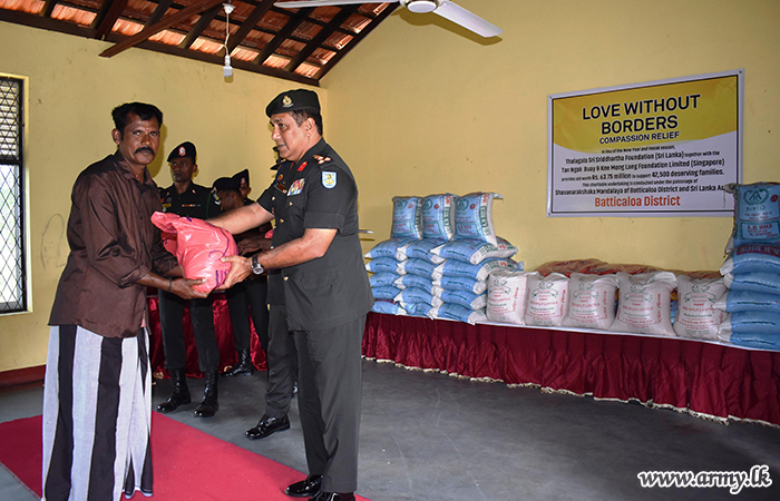 Unnachchiya Civilians too Beneficiaries to Receive Army-organized Relief Packs