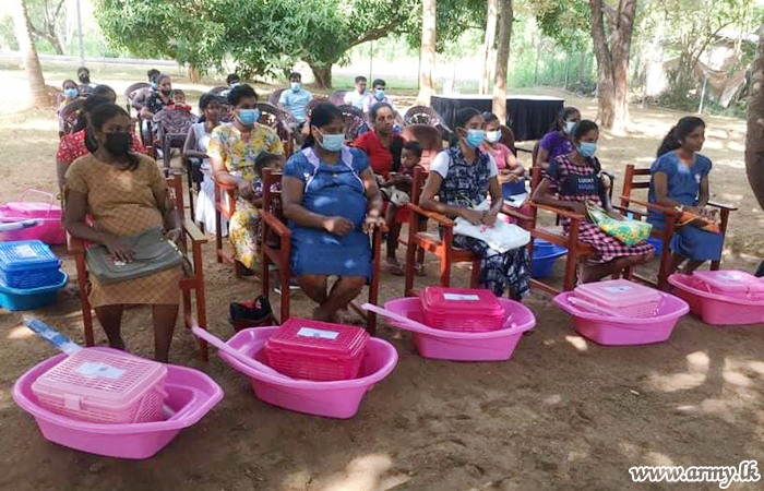 532 Brigade Troops Organize Essentials for Pregnant Women in Dehiattakandiya