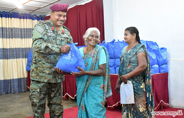 இராணுவத்தின் ஒருங்கிணைப்பில் மன்னார் பிரதேச வாசிகளுக்கு சித்தார்த்த அறக்கட்டளை நிவாரணப் பொதிகள் 