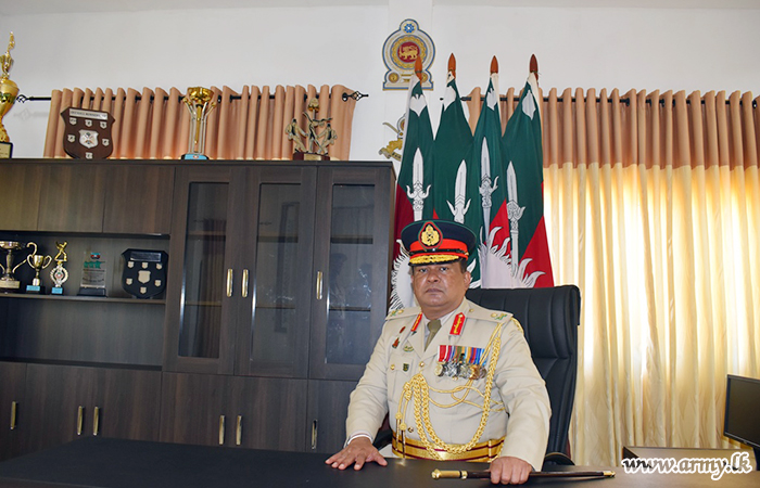 52 Division's New GOC Takes over Duties