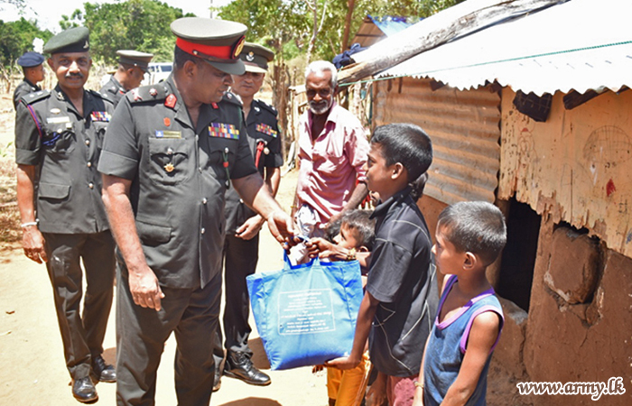 Troops with Monk’s Help Support Civilians in Uyilankulam