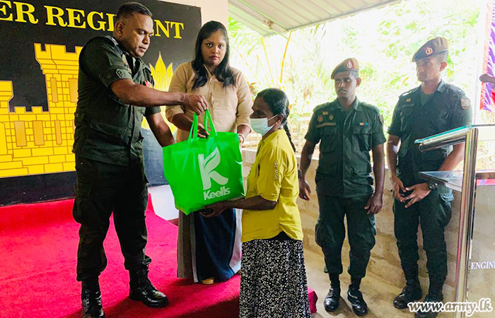 Pitigala & Pelawatta Needy Civilians thru Army Get Relief Packs