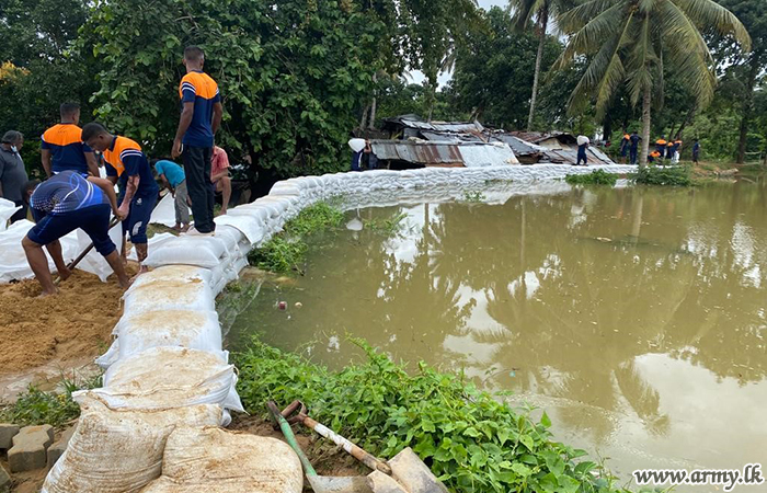 14 Div & 144 Brigade Troops Respond to Flood Threats in Bomiriya