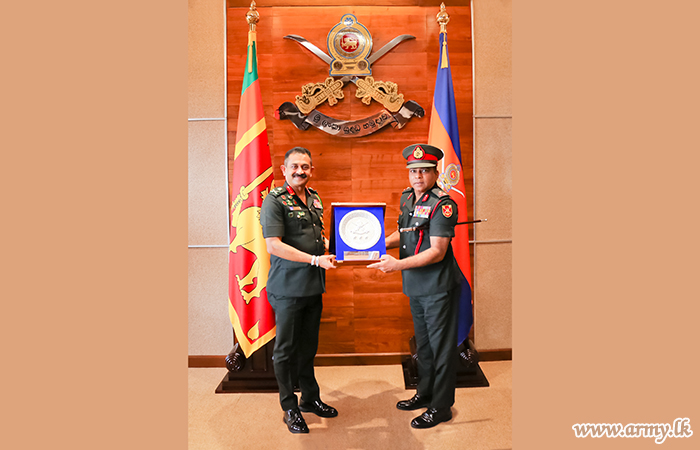 Major General Samantha Wickramasena Receives Army Chief’s Compliments