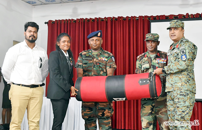 573 Brigade Stimulates Boxer Gifting Accessories