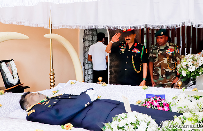 Commander Pays Last Respect to GR War Hero 