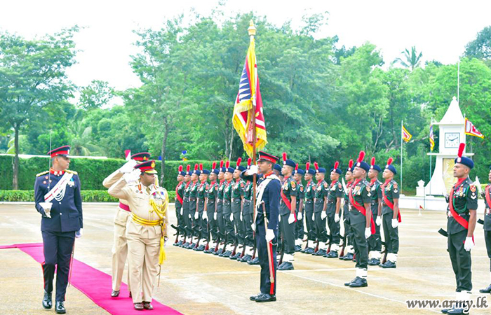 මේජර් ජෙනරල් නිලයට උසස්වීම් ලද ජ්‍යෙෂ්ඨ නිලධාරි වෙත ගැමුණු හේවා බලකායේ ගෞරවාචාරය