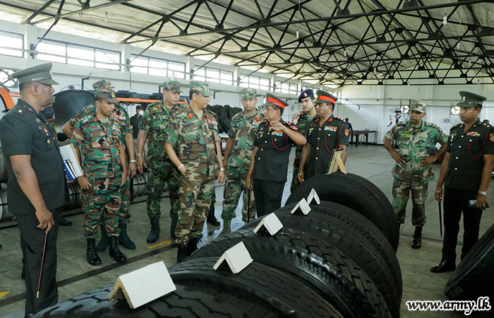 ආරක්‍ෂක සේනා ආඥාපති - බටහිර ශ්‍රී ලංකා යුද්ධ හමුදා යුධෝපකරණ බලකා රෙජිමේන්තු මූලස්ථානයේ සංචාරයක